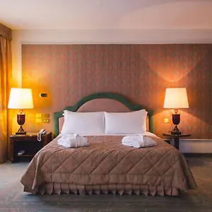 https://grand-excelsior.catania-hotels.net