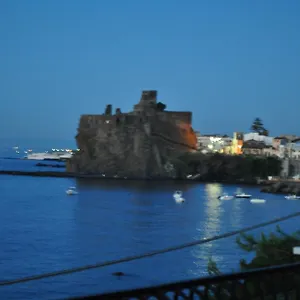 https://la-terrazza-aci-castello.sicilyhotelsitaly.net